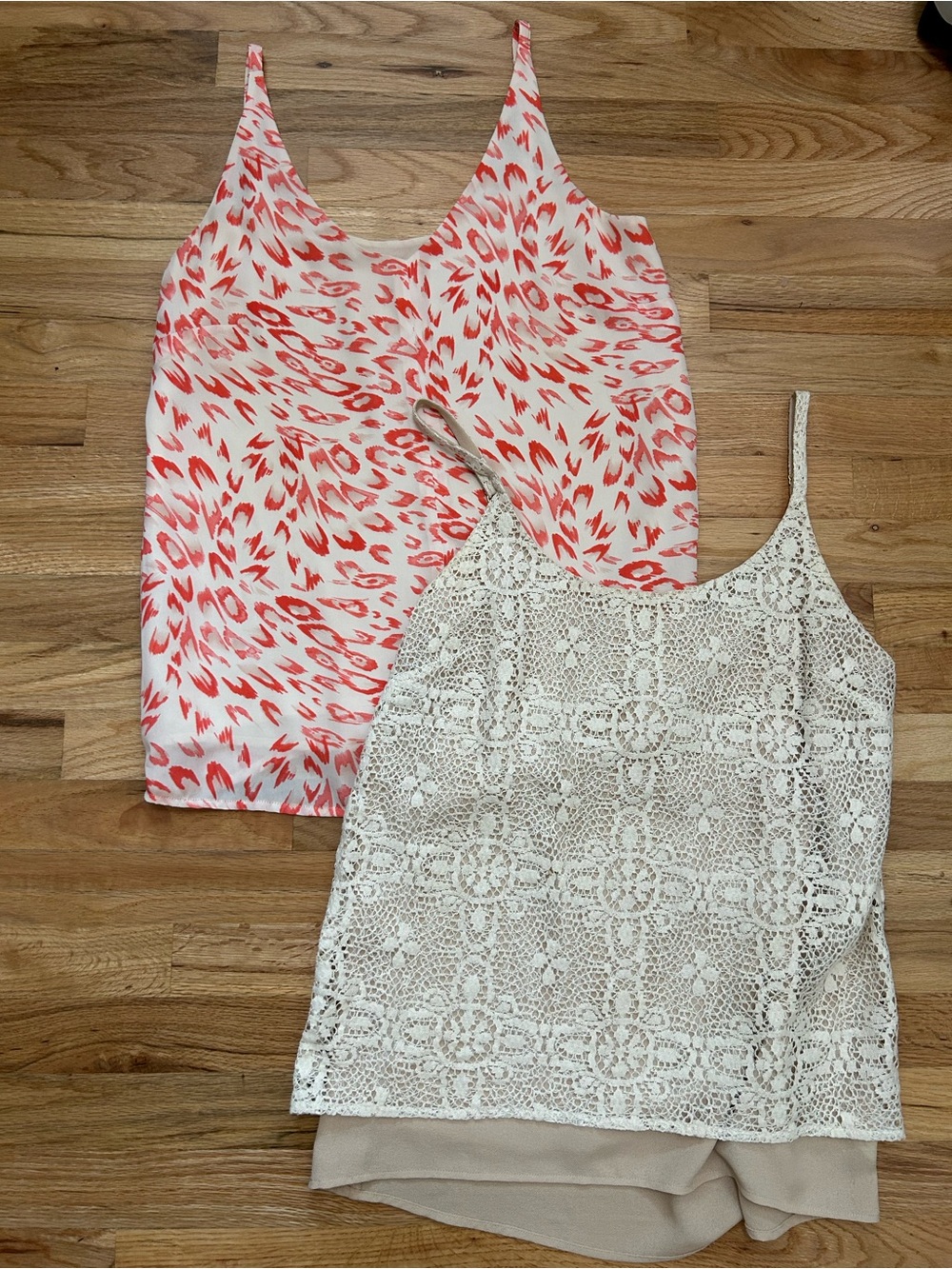 CAbi lot 2 Coral Print & Cream Lace Layered Camisoles‎ small